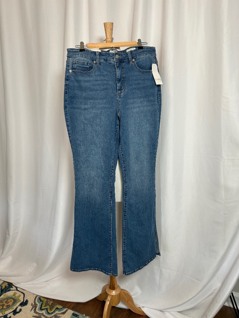 WONDERLY HIGH-RISE FLARE JEANS - SIZE 12